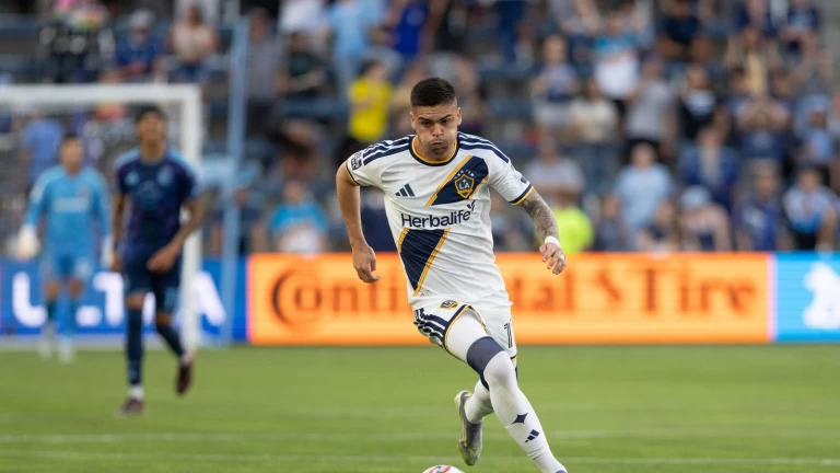 Uninspired Galaxy hand Sporting KC their first home win of the season