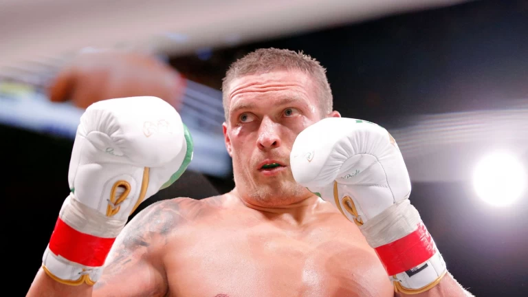 Usyk defends his throne at the pyramids against kickboxing legend Rico Verhoeven