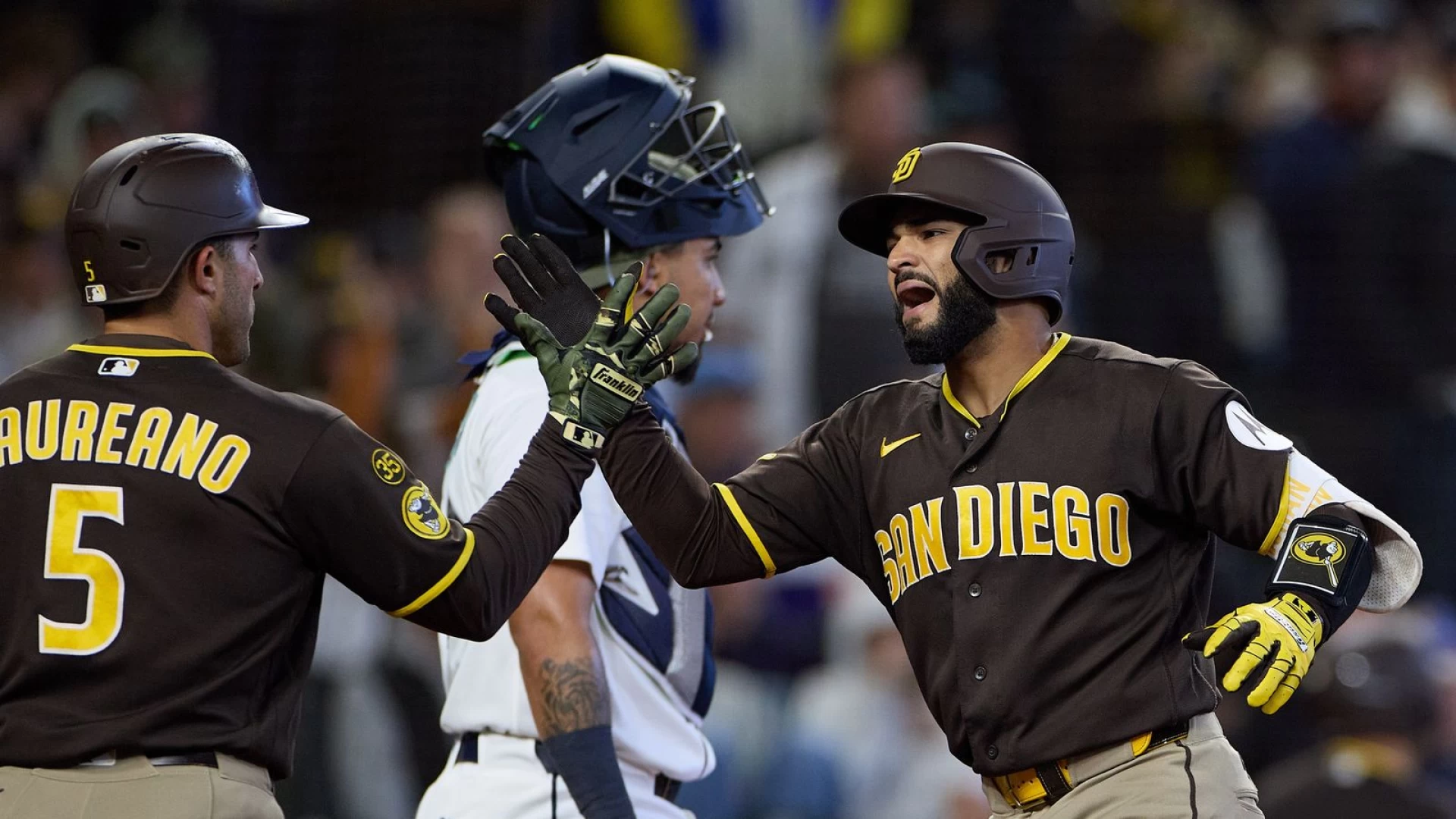 Home runs help Padres secure first series win in Seattle since 2018