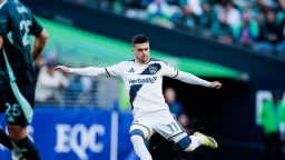 LA Galaxy Shocks Seattle for 2-0 Away Win