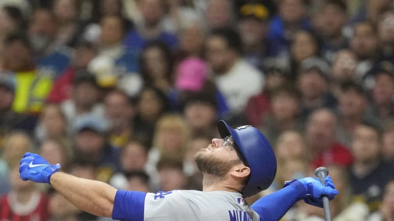 Max Muncy's X-Rays negative as Dodgers fall to Brewers Latest Video Thumbnail