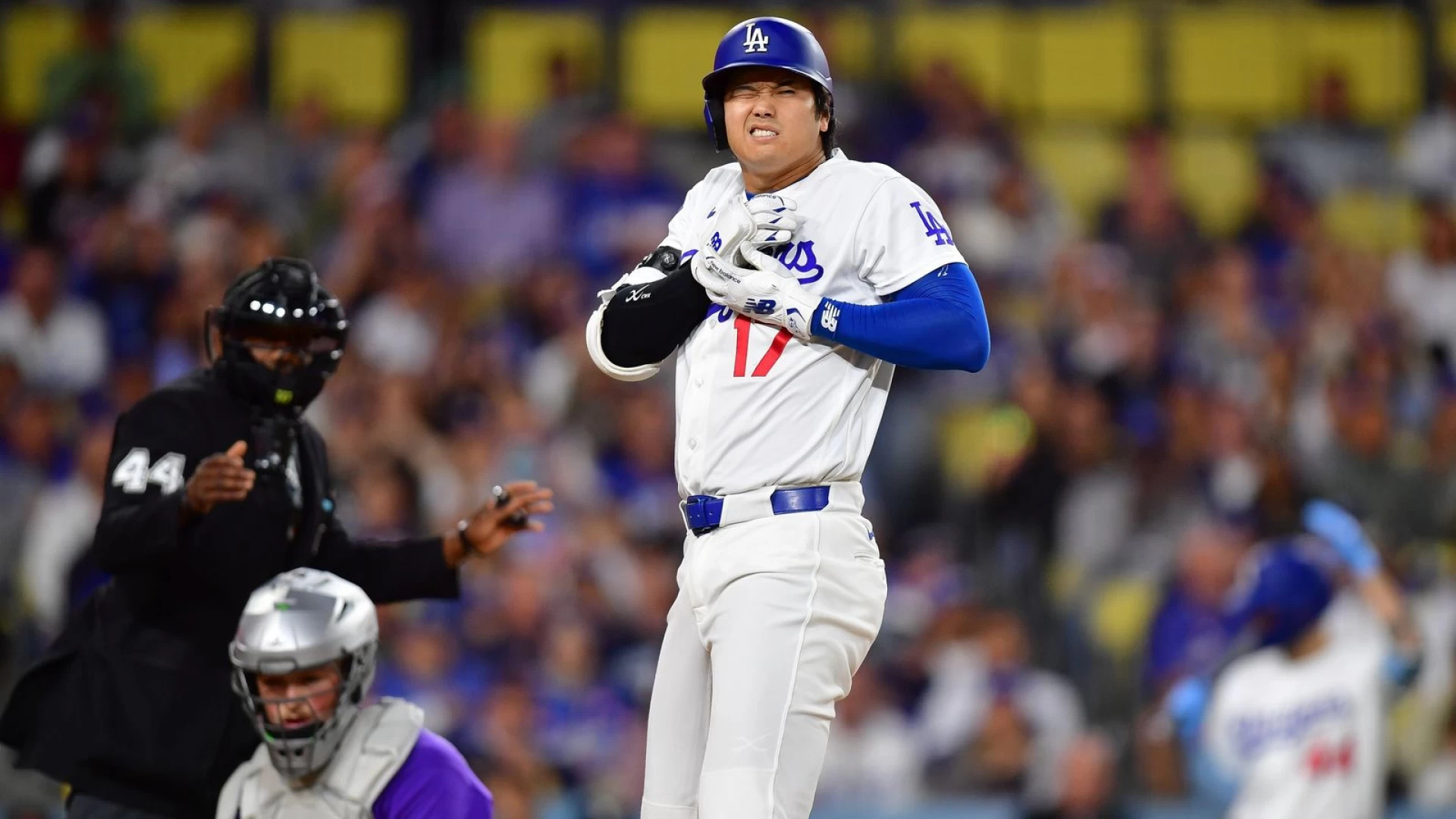 Ohtani, Hernández injuries cloud Dodgers' blowout win
