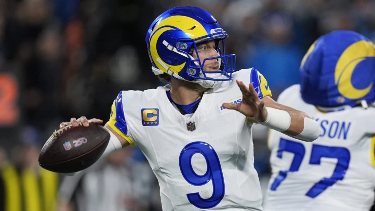 USA Today Ranks All 32 NFL Starting Quarterbacks From Worst to Best