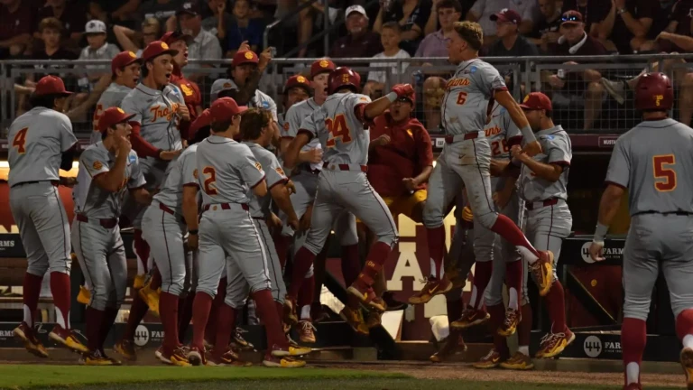 Trojans complete stunning regional comeback, advance to first Super Regional since 2005