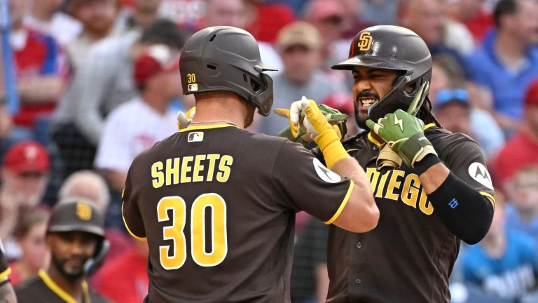 Sheets homers, Bowen singles in debut, but Padres fall again at Phillies