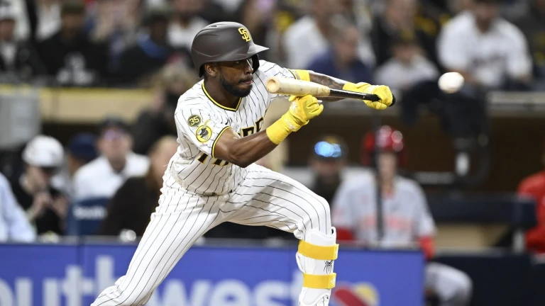 Padres lower part of order guides win over Reds