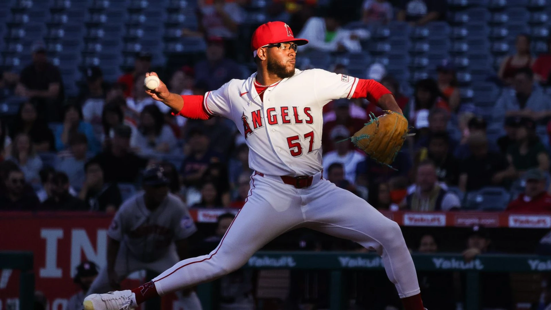 Walbert Ureña wins the war against Astros to even series