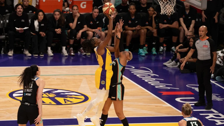 Ogwumike wins it for Sparks at the buzzer in 30th season Anniversary Game against Liberty