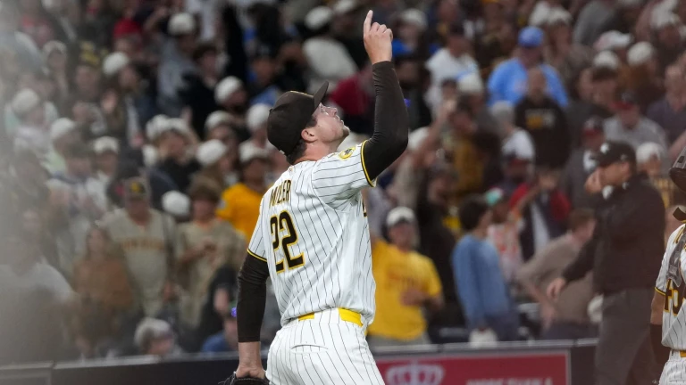 TST Images: Padres defeat Braves, 1-0, at Petco Park