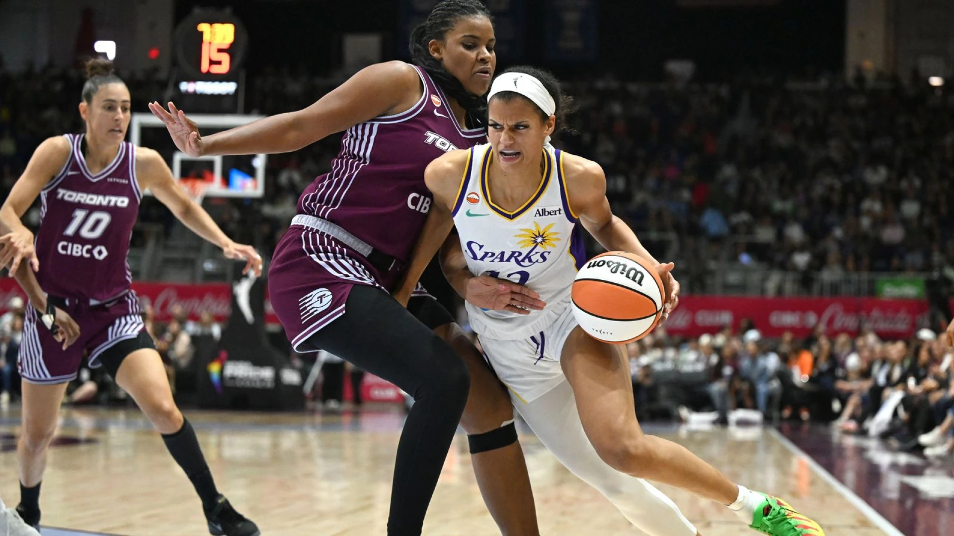 Tempo blow Sparks out behind record-tying 53-point Mabrey game