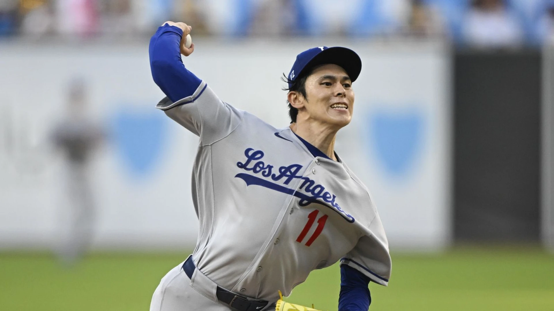 Dodgers drop opener to Padres behind Sasaki's command issues