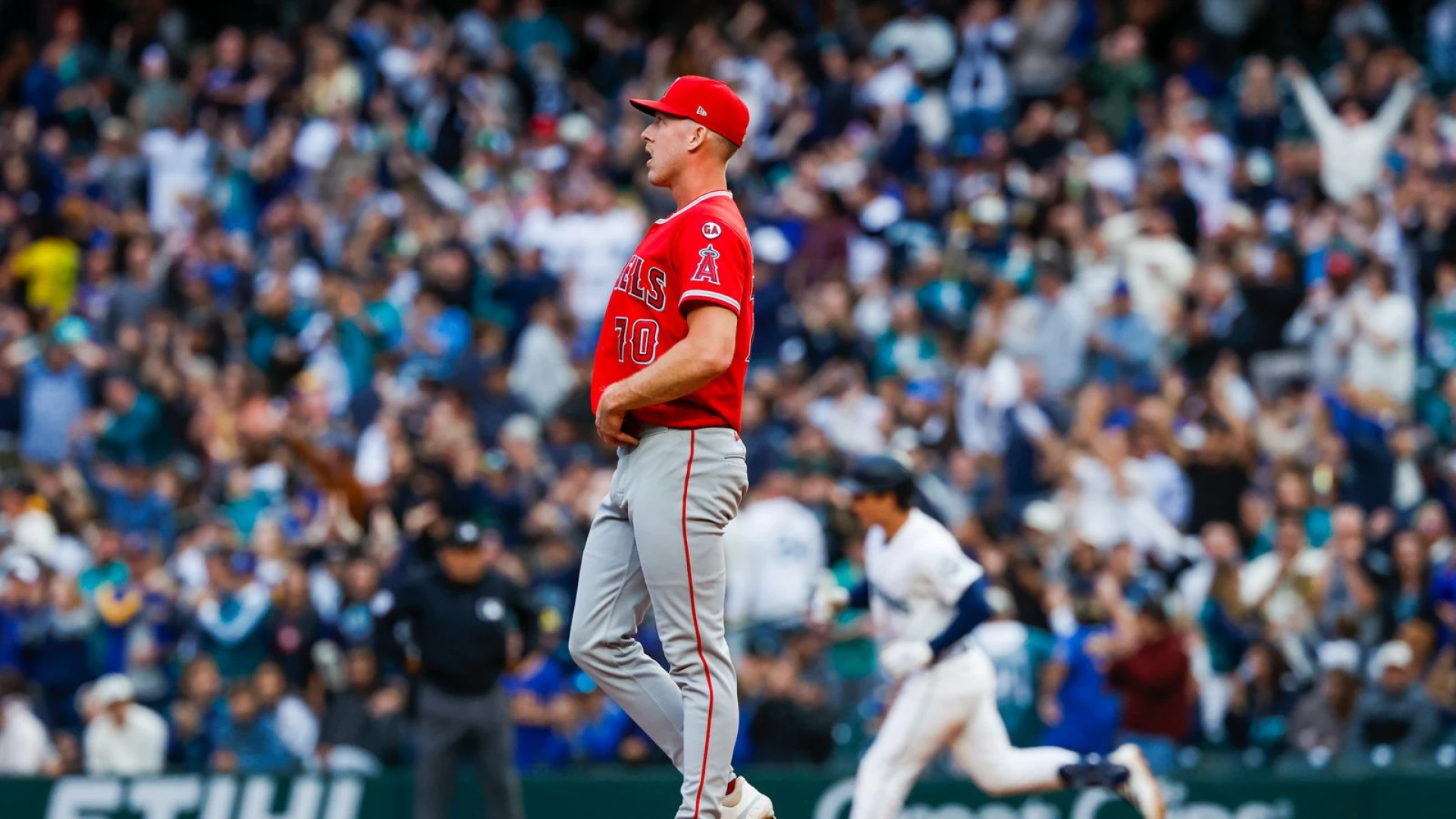 Seattle sluggers too much for Angels in 6-2 loss