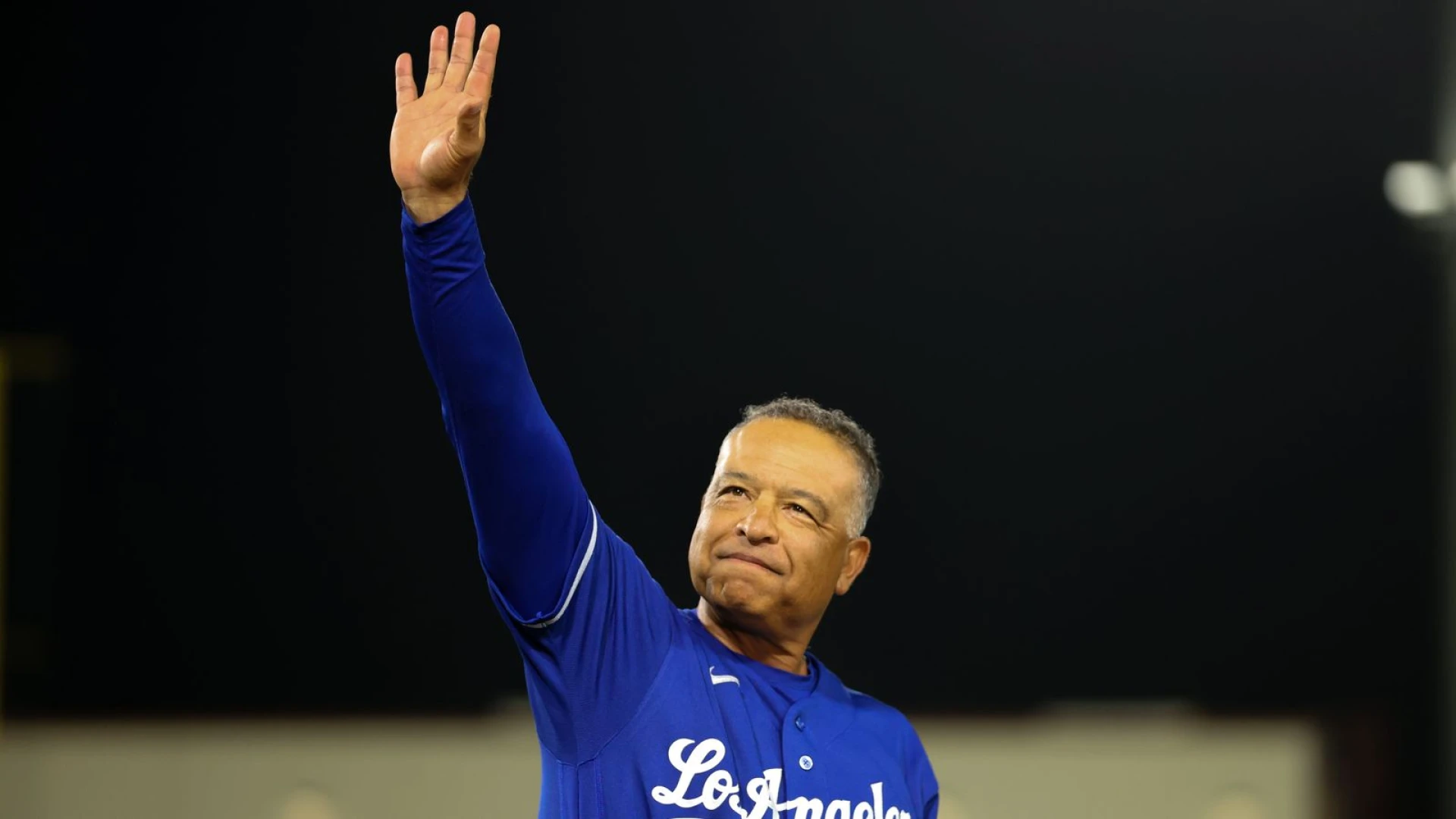 Dave Roberts reaches 1,000 wins in Dodgers win over A's