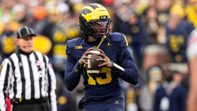 ESPN Ranks the Top 25 College Football Quarterbacks for 2026