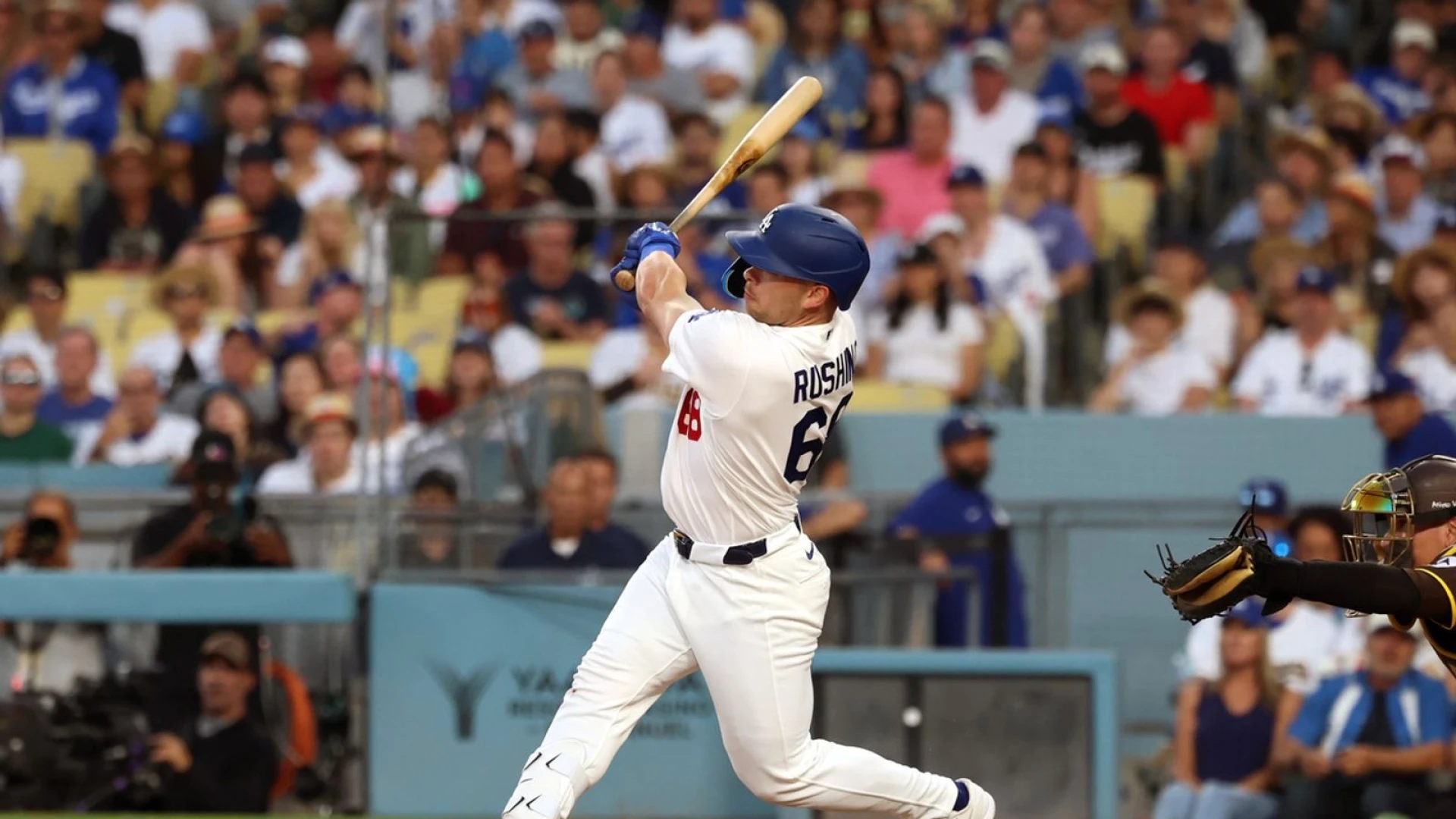 Dodgers' offense erupts after Sasaki's early exit in win over Padres