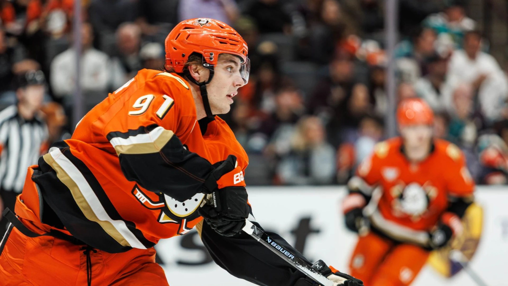 Ducks RFA Leo Carlsson tendered NHL-record offer sheet by Flyers