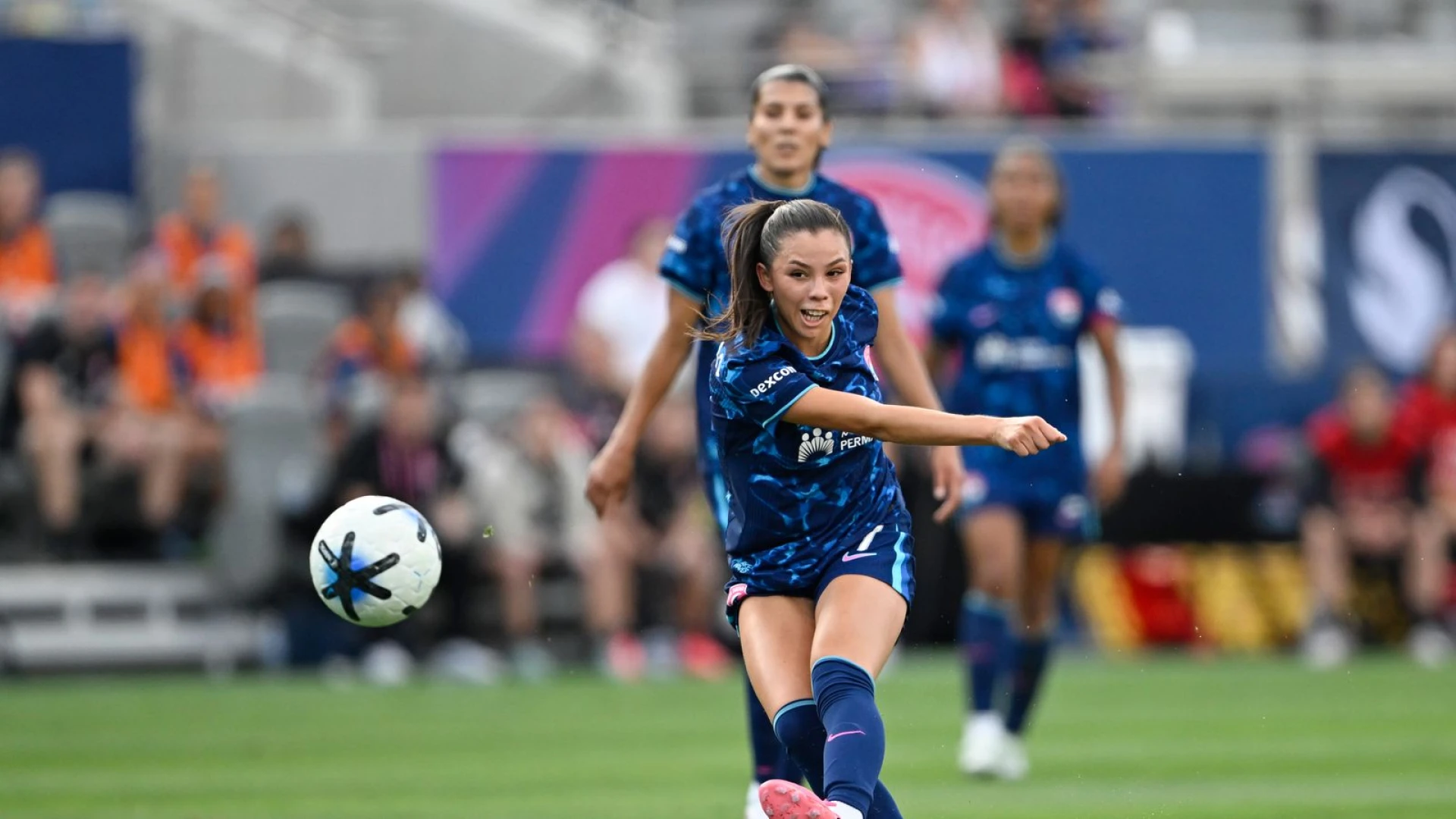Melanie Barcenas rocket powers San Diego Wave past Gotham FC