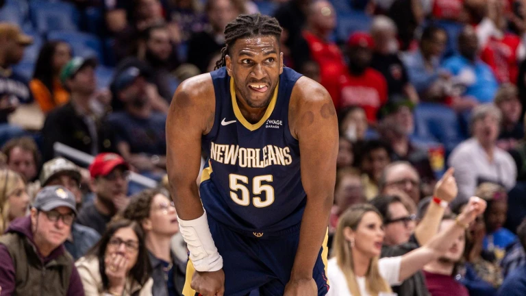 Lakers add center Kevon Looney on one-year, $3.9 million deal