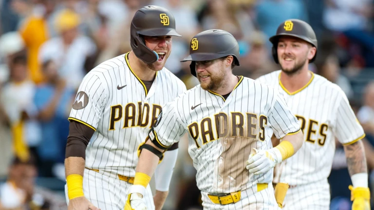Jake Cronenworth shakes off scare, powers Padres past Diamondbacks