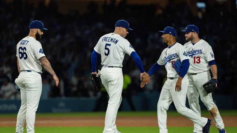 Mookie Betts' go-ahead single lifts Dodgers past Rockies