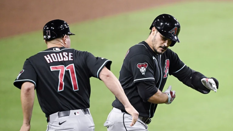 Padres' bats go silent in 3-1 loss to Diamondbacks
