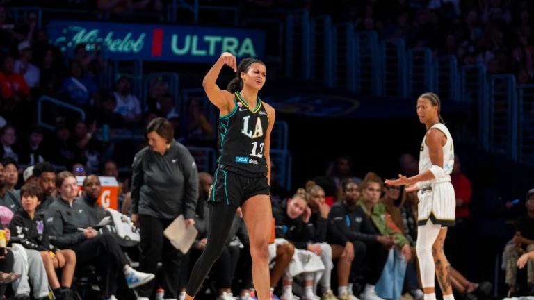 TST Images: Sparks defeat Sky, 102-87, at Crypto Arena