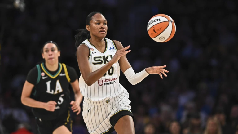 Azurá Stevens returned to play at Crypto.Com Arena for first time since leaving Sparks