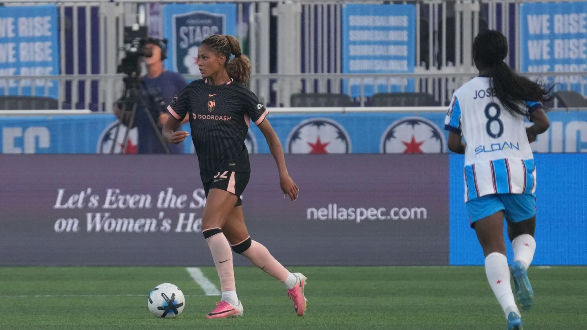 Angel City dominates 2-0 against Chicago Stars on the road