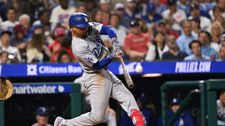 Mookie Betts' two homers not enough as Dodgers lose to Phillies