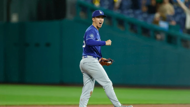 TST Images: Dodgers beat Phillies, 2-1, at Citizens Bank Park