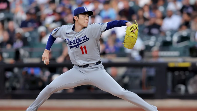 Sasaki, Tucker lead Dodgers past Mets in series opener