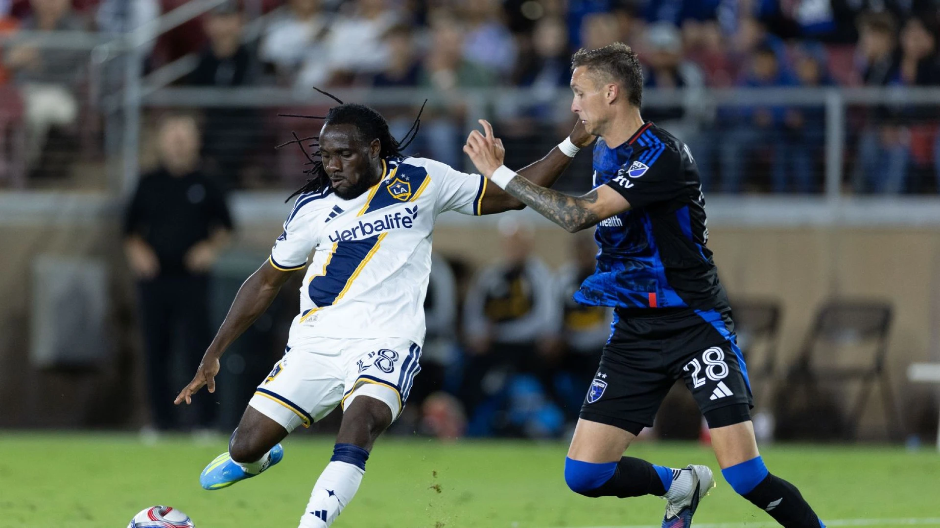 Paintsil scores early, Marcinkowski's late penalty save helps Galaxy earn 1-1 draw in California Clásico
