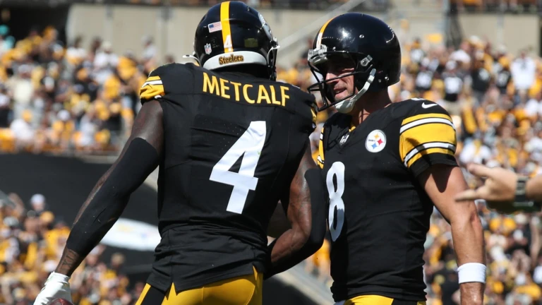 Aaron Rodgers Holds Firm on Steelers WRs