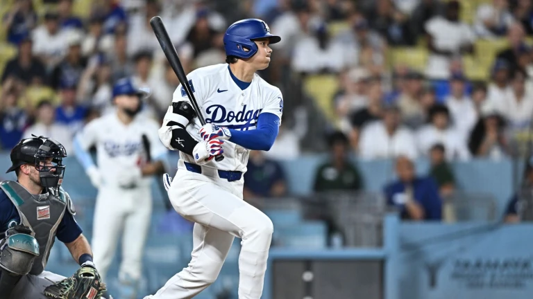 Mariners’ five-home run barrage powers 7-6 victory over Dodgers