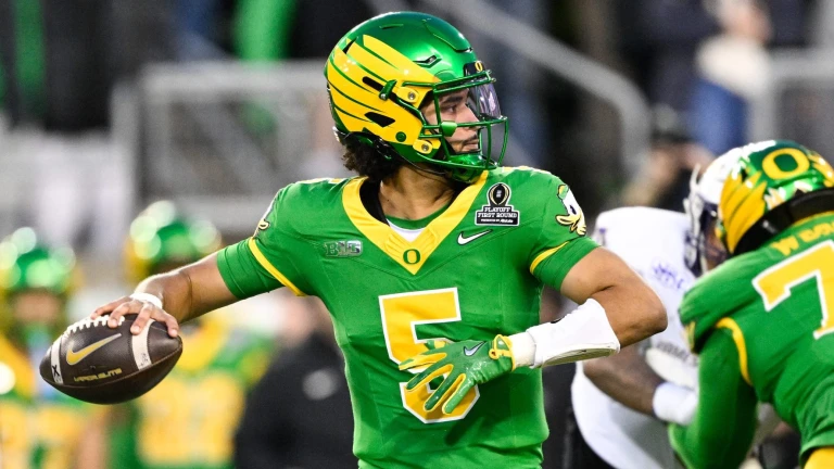ESPN Ranks Top 20 Teams With Best Chance to Make College Football Playoff
