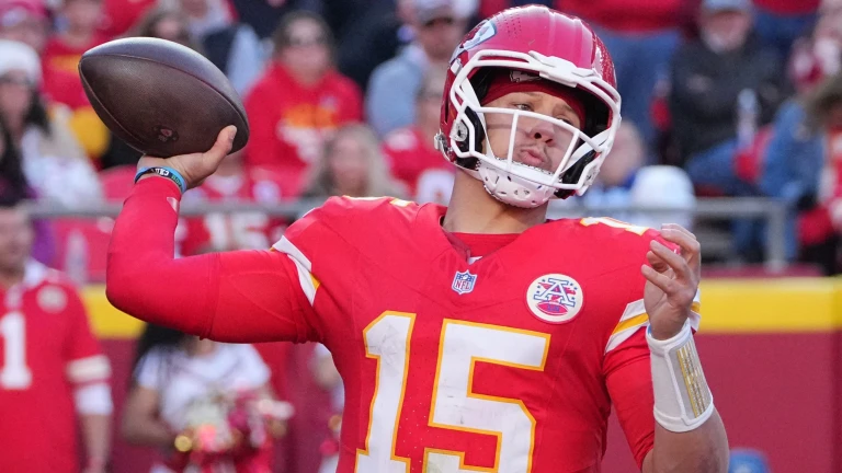 ESPN Ranks Top 10 NFL Quarterbacks for 2026 Through League Execs, Coaches and Scouts