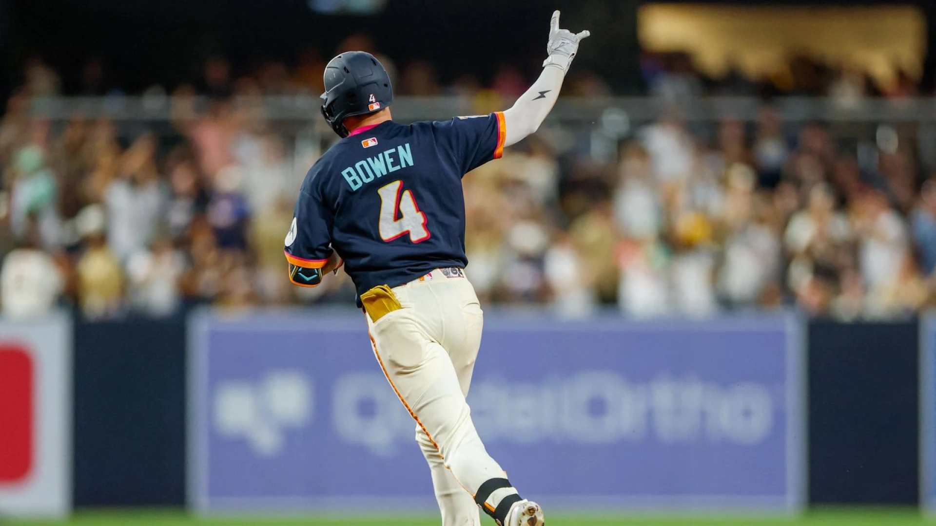 Bowen's first homer, strong pitching lift Padres over Giants