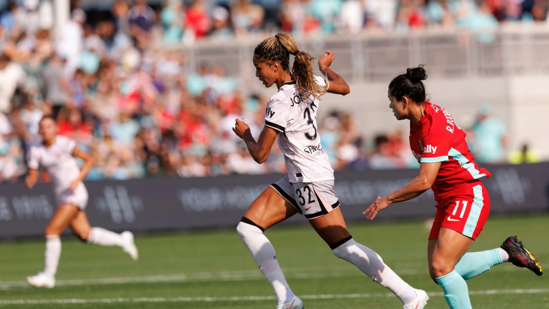 Taylor Suarez ties it for Angel City against Kansas City Current