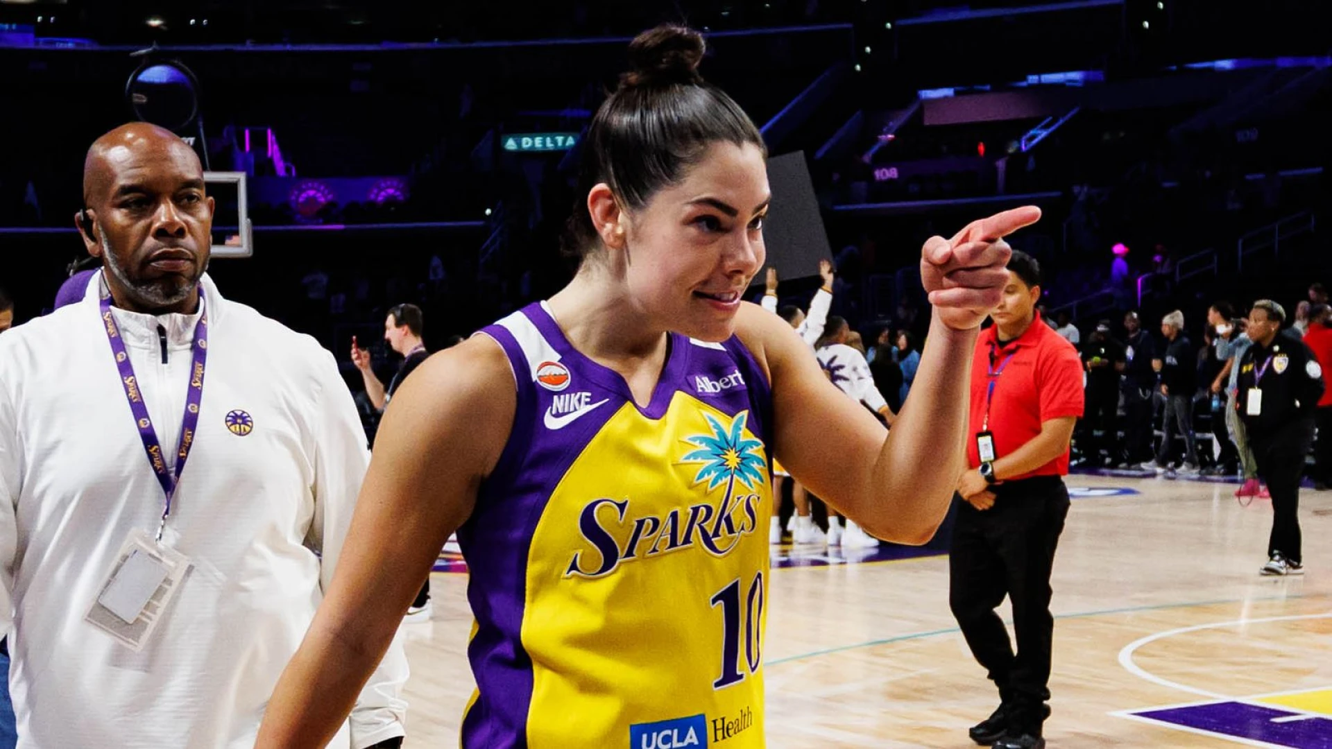 Sparks trade Plum to Mercury for Akoa Makani, draft picks