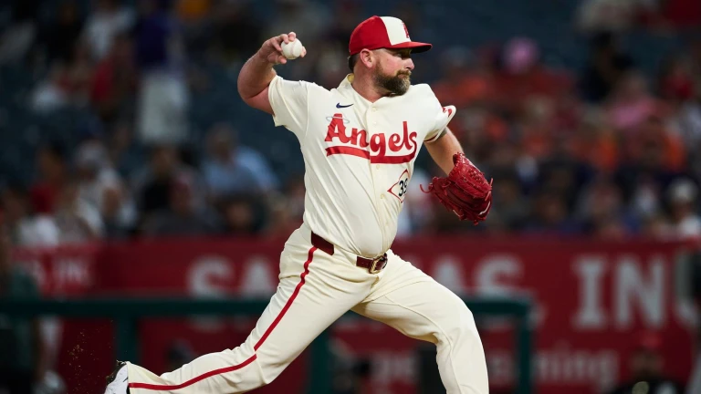 Angels trade Kirby Yates to Pirates