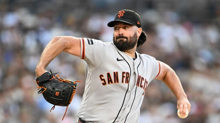 BREAKING: Padres acquire LHP Robbie Ray in trade with Giants