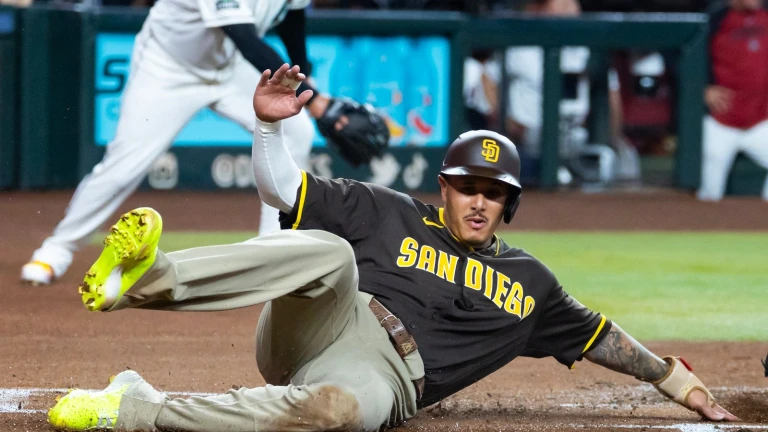 Padres hang 6 runs early, hold D-backs at arms reach rest of the way