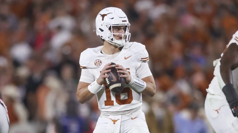 Joel Klatt Ranks the Top 10 College Football Quarterbacks Right Now