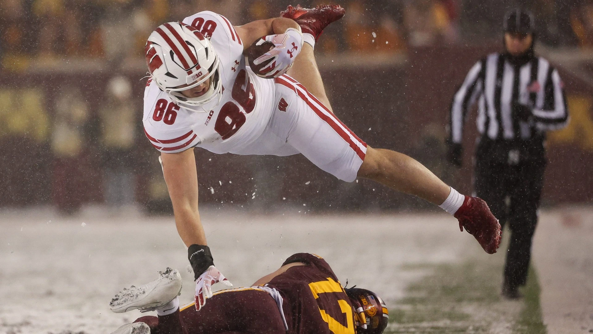 Steelers Claim Rookie Tight End out of Wisconsin