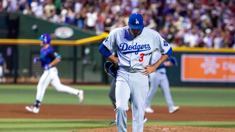 Dodgers' losing streak reaches seven after Díaz gives up walk-off to Waldschmidt