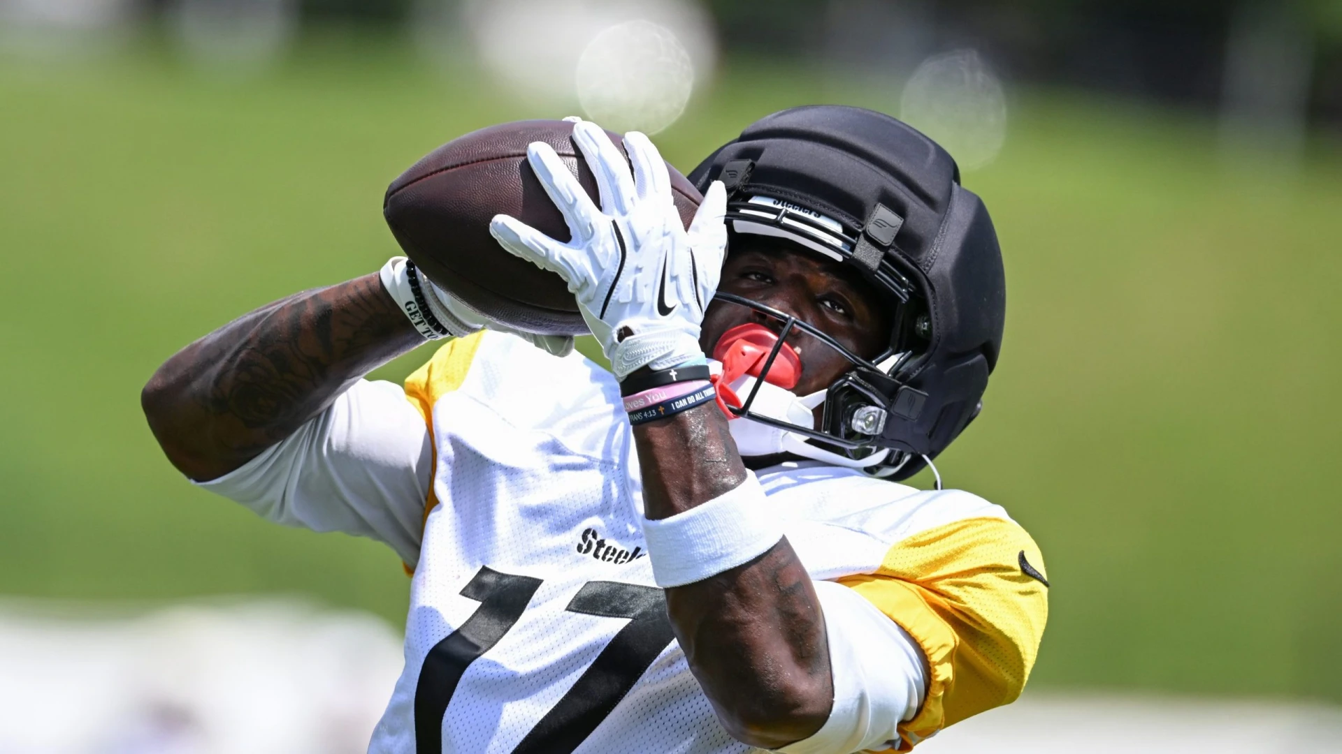 “Work ethic” – Is just 1 of the 3 things Steelers OC Brian Angelichio loves about Germie Bernard