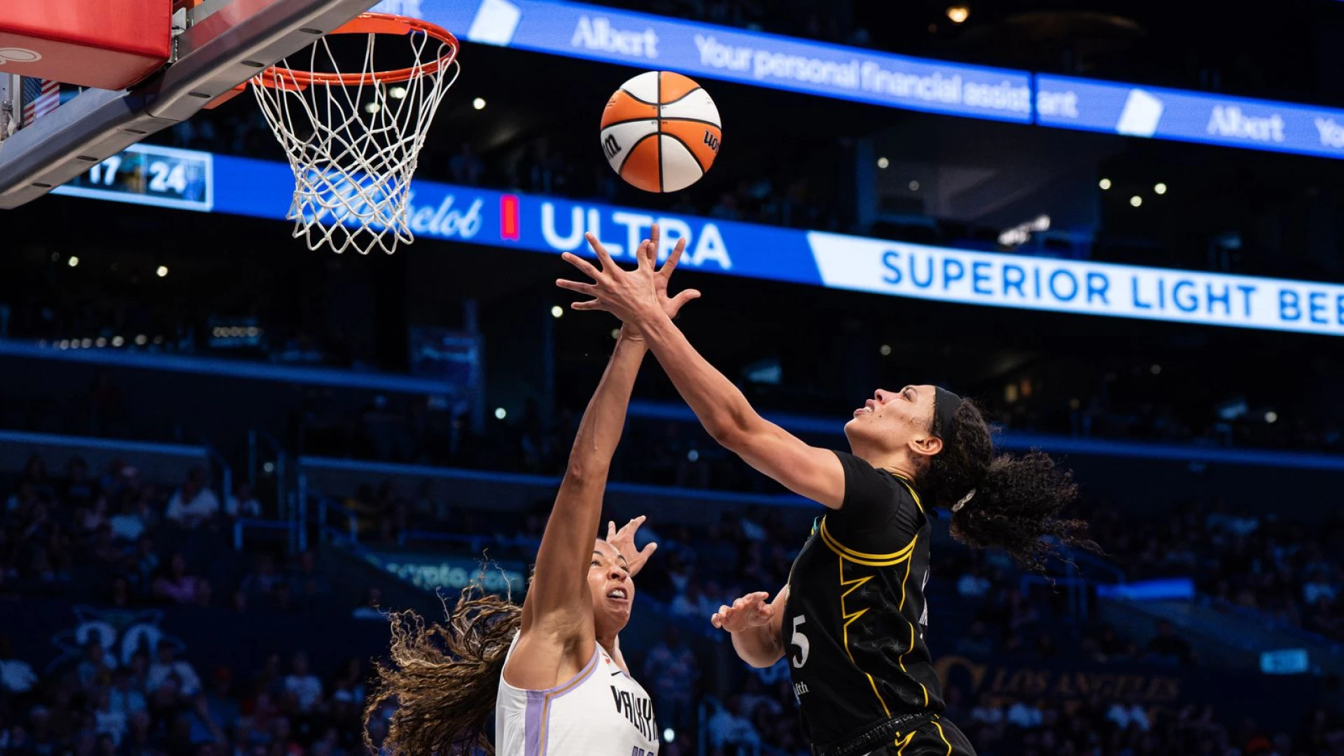 Sparks fourth quarter rally falls short against Valkyries