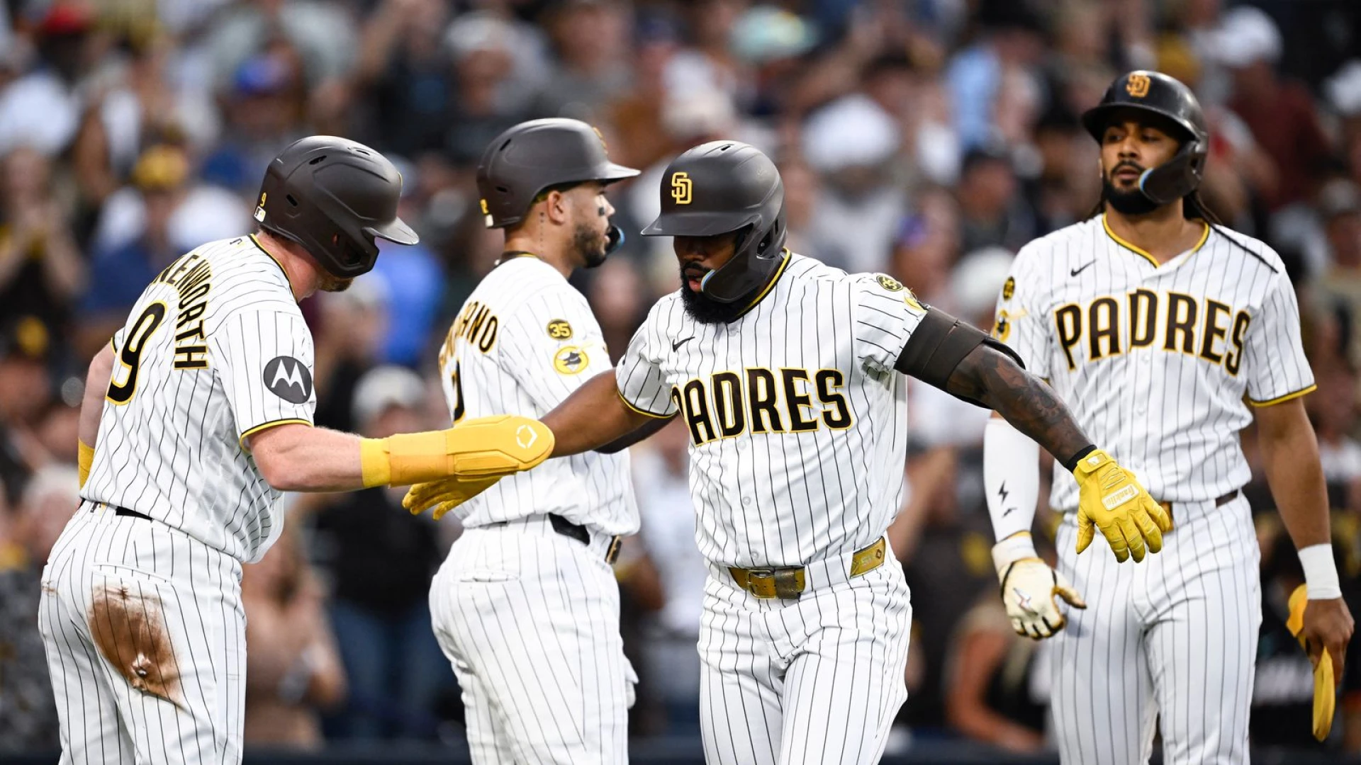 Rengifo, Tatis Jr. power Padres past MLB-best Brewers