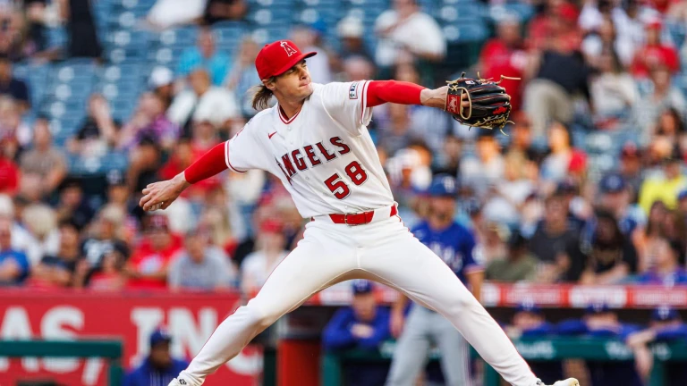 Klassen deals, two-out rallies lead Angels to win in Houston