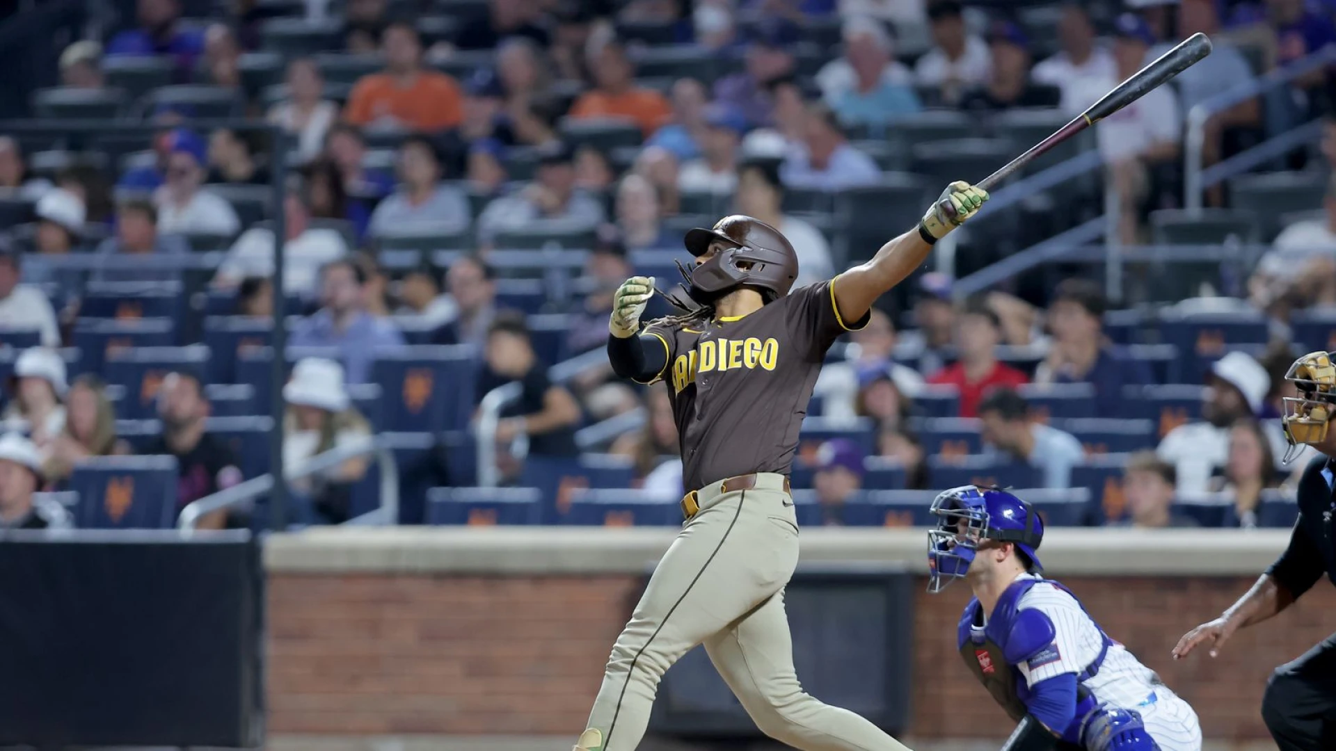 Fernando Tatis Jr. plays superhero, powers Padres past Mets